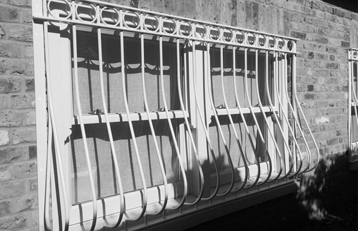 Installazione grate di sicurezza